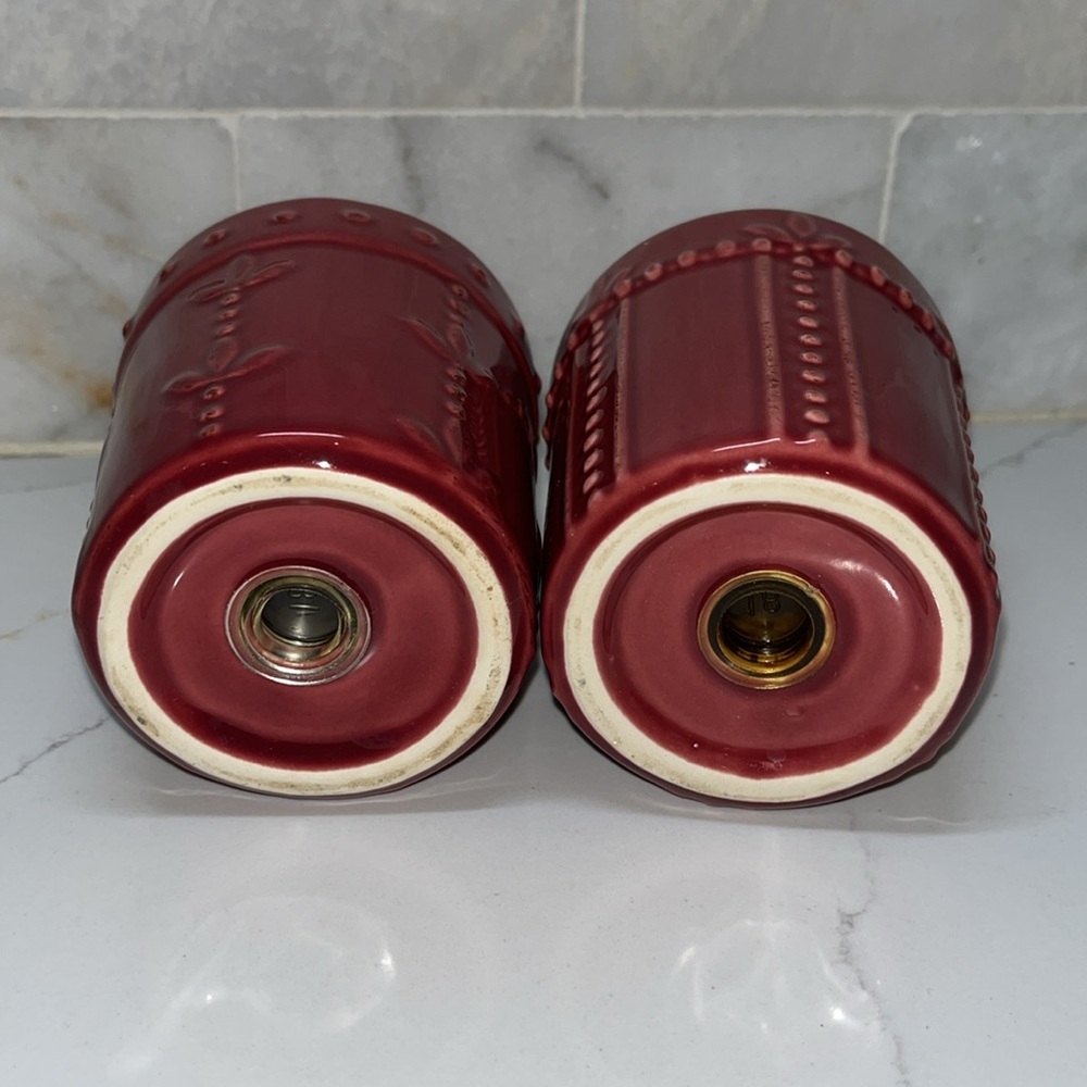 Sorrento Beaujolais (Burgundy) Salt/Pepper Set - Picture 2 of 3